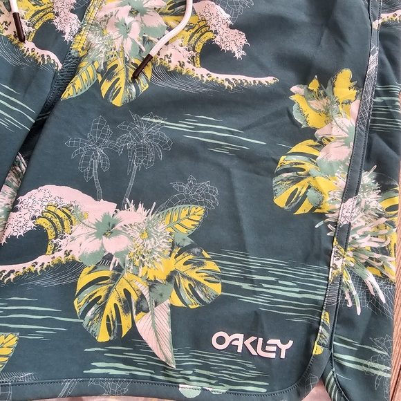 NWOT • OAKLEY • TROPICAL BLOOM Swimshorts w/ Ties Palm 🌴 & Waves Hybrid Fabric - Picture 11 of 16